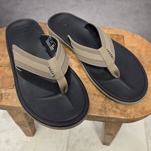 Reef Phantoms Cushion Bounce Tan Sandals Flip Flop Sandal Men's 10 | Women's 8